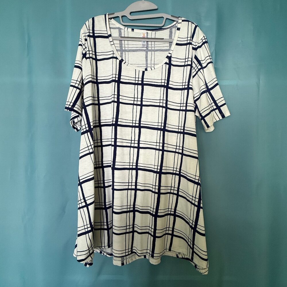 LulaRoe Perfect T Navy White Plaid Top 3X